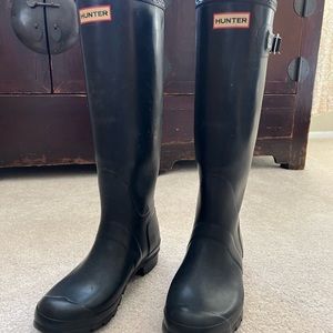Hunter Distressed Tall Rain Boots- black. EU 40/41 or US 9/10.